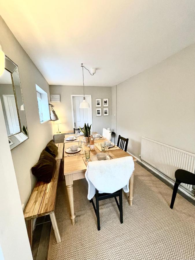 Ser Ar Y Bryn- Lovely Family Home With Garden, Walk To The Village And Beach サンダースフット エクステリア 写真