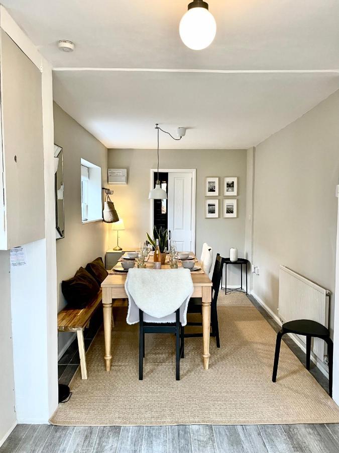 Ser Ar Y Bryn- Lovely Family Home With Garden, Walk To The Village And Beach サンダースフット エクステリア 写真