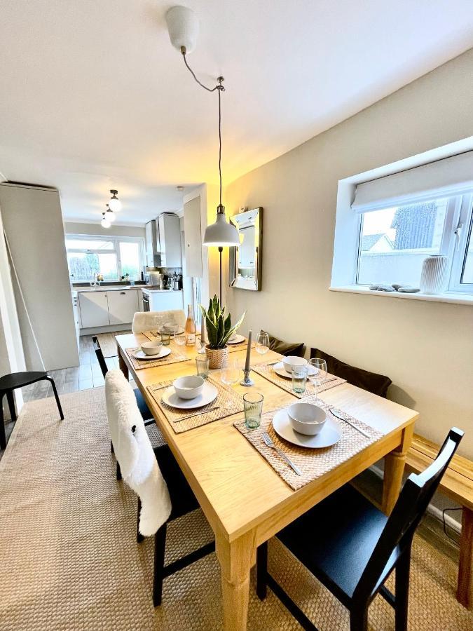 Ser Ar Y Bryn- Lovely Family Home With Garden, Walk To The Village And Beach サンダースフット エクステリア 写真