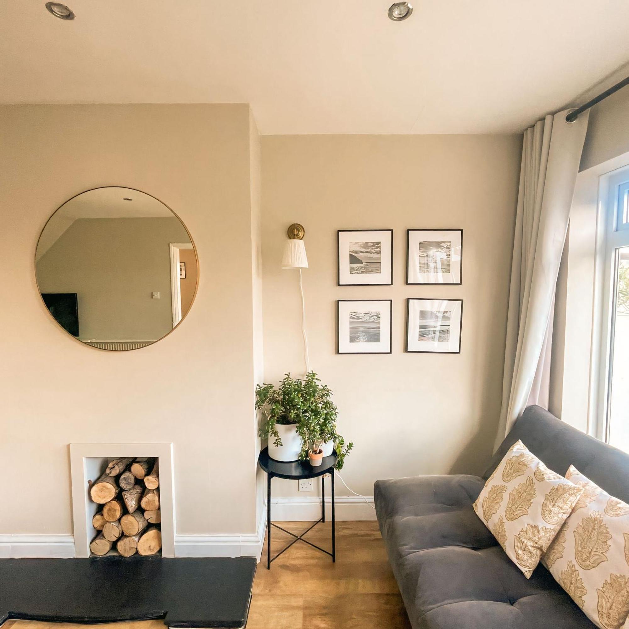 Ser Ar Y Bryn- Lovely Family Home With Garden, Walk To The Village And Beach サンダースフット エクステリア 写真