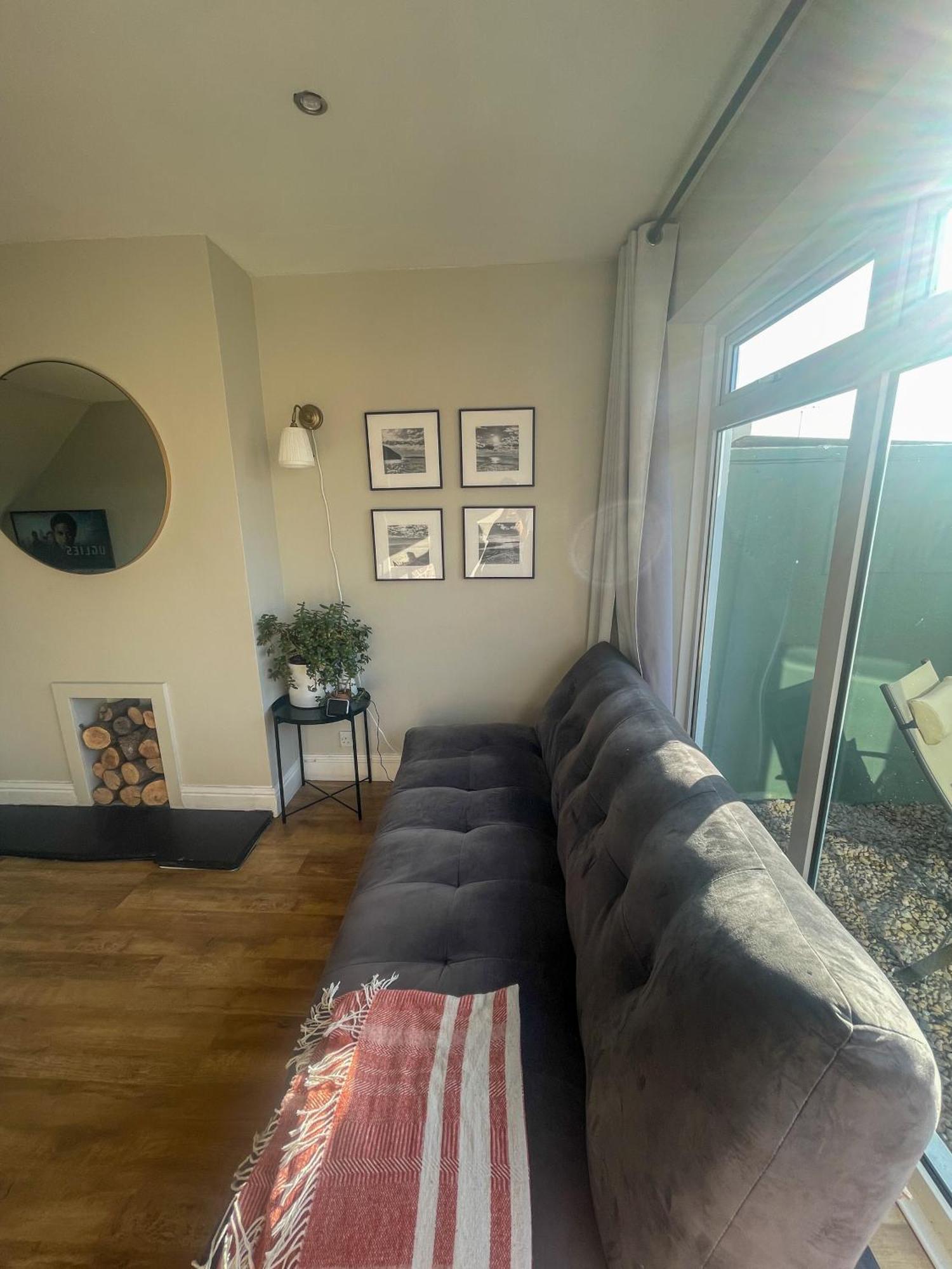 Ser Ar Y Bryn- Lovely Family Home With Garden, Walk To The Village And Beach サンダースフット エクステリア 写真